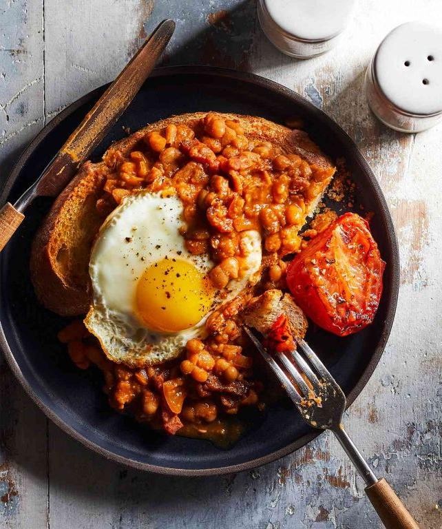Baked Beans on Toast with a Fried Egg