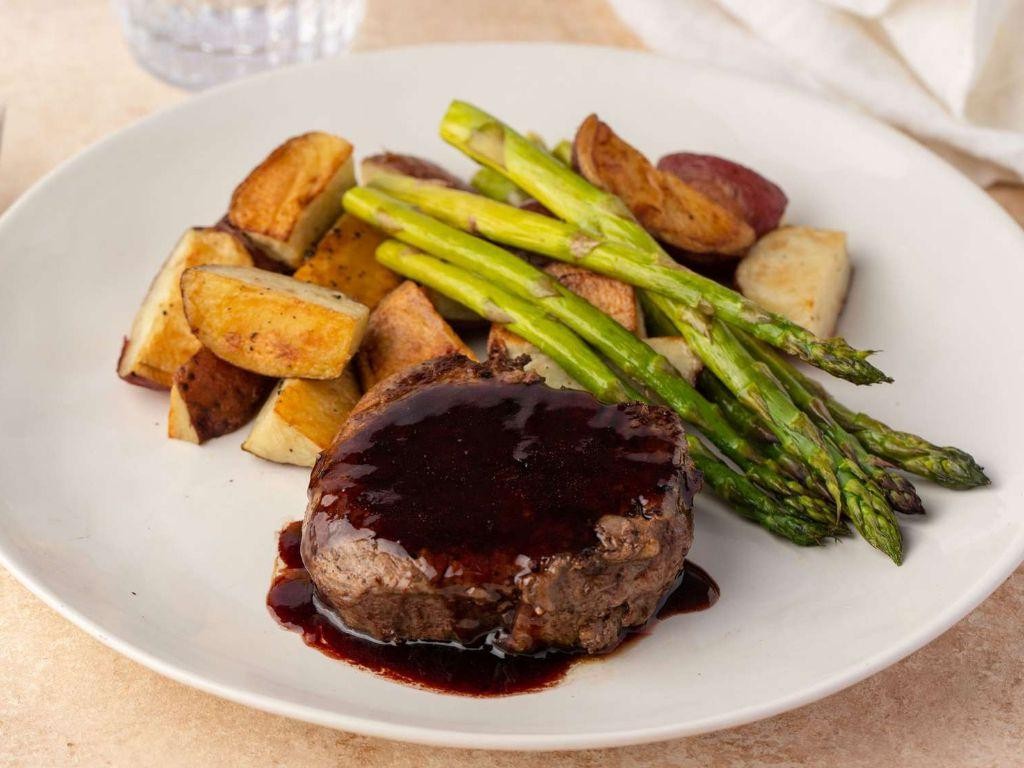 Balsamic Glazed Beef Tenderloin Steak