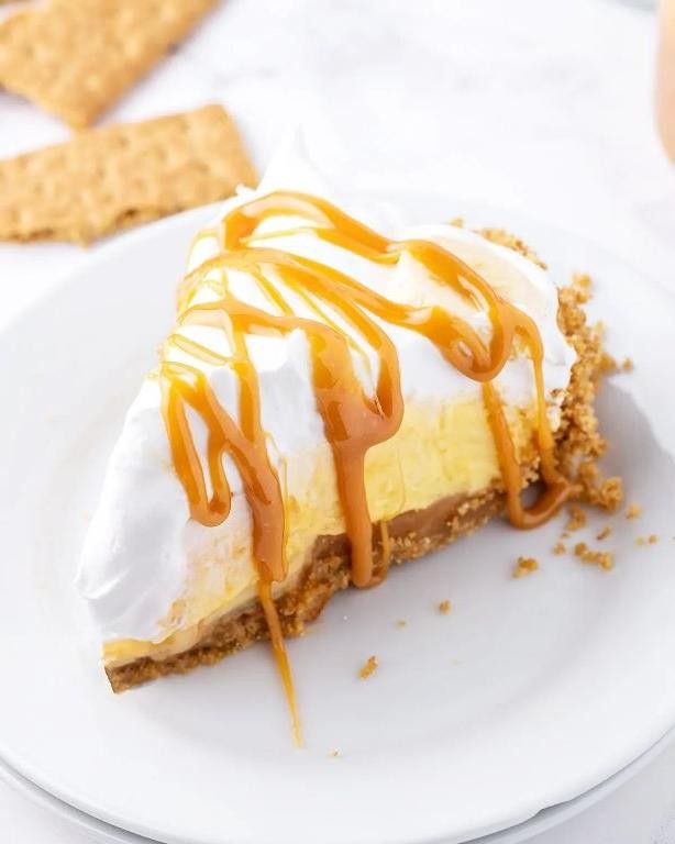 Banana Cream Pie with Caramel Drizzle
