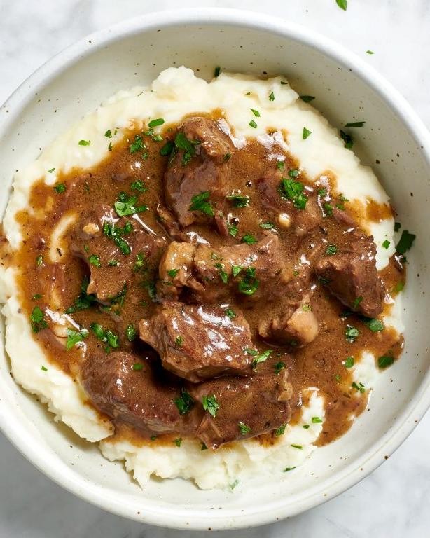 Beef Tips with Gravy and Mashed Potatoes