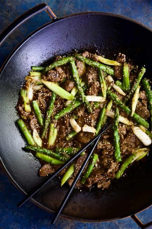 Beef and Asparagus Stir-Fry with Sesame Seeds