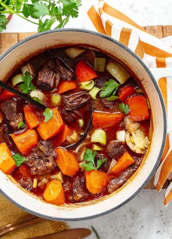 Beef and Vegetable Casserole with Red Wine