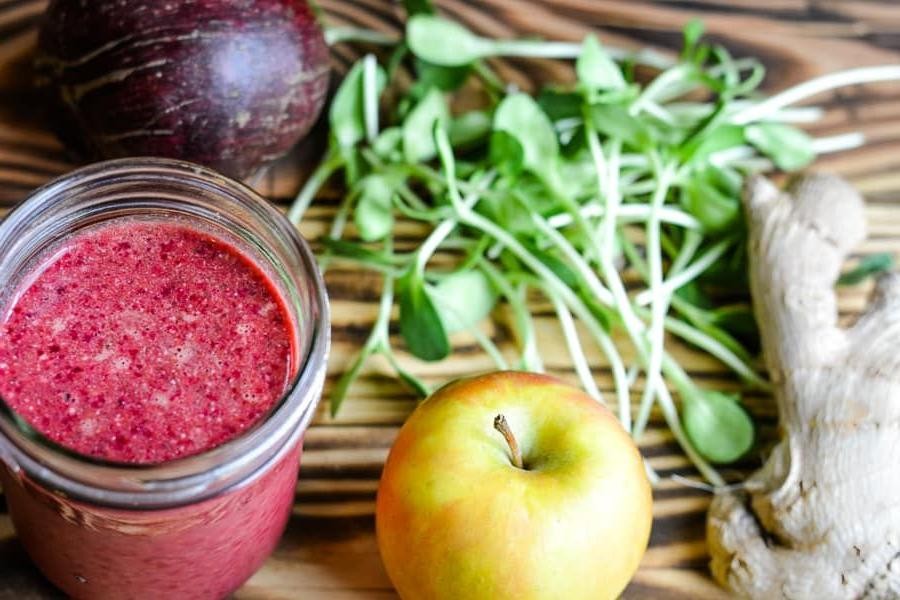 Beet Greens Smoothie with Apple and Ginger