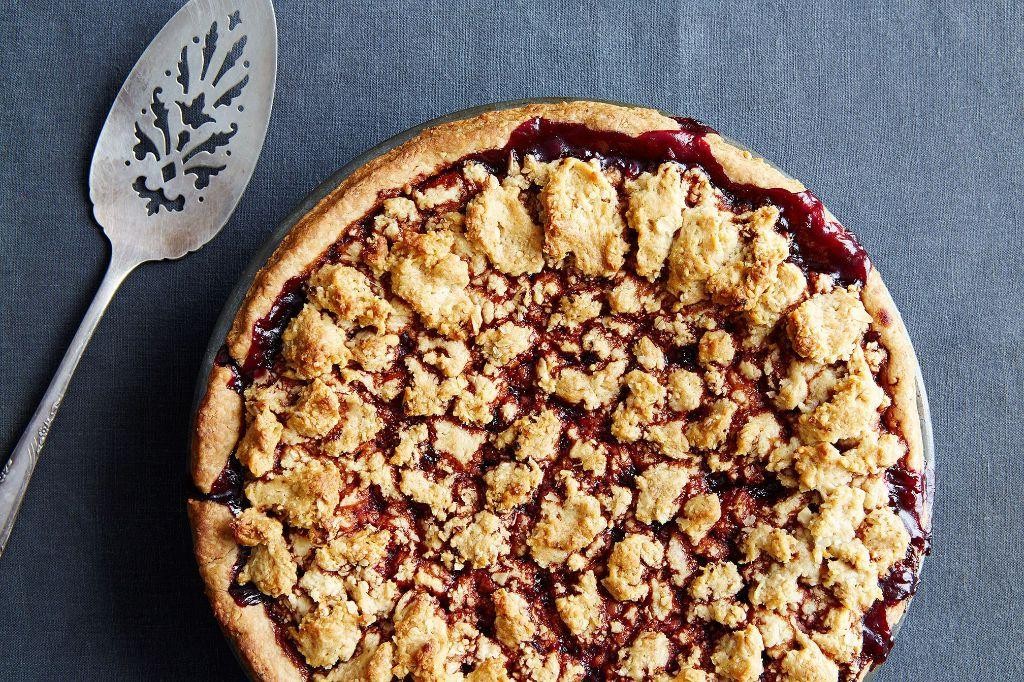 Blackberry and Hazelnut Pie