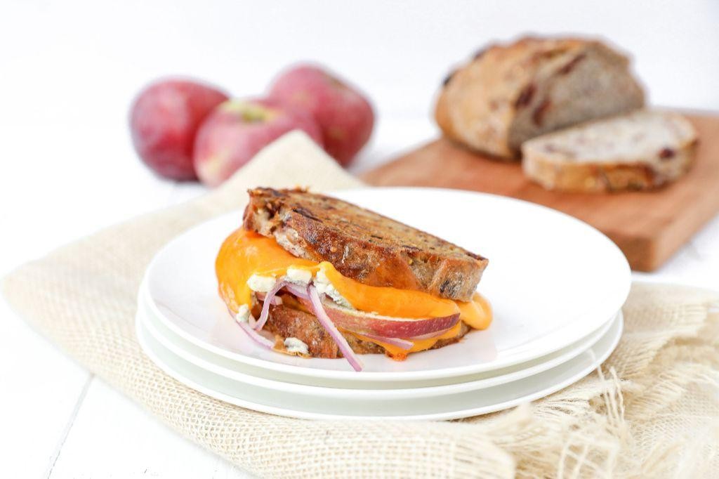 Blue Cheese and Apple Grilled Cheese