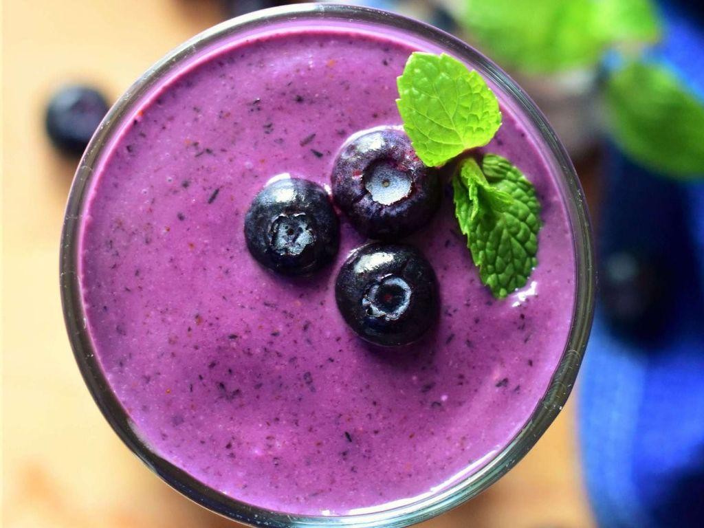 Blueberry Almond Milk Smoothie