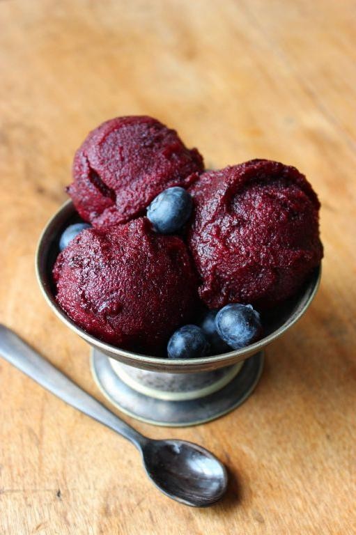 Blueberry Sorbet with Frozen Blueberries