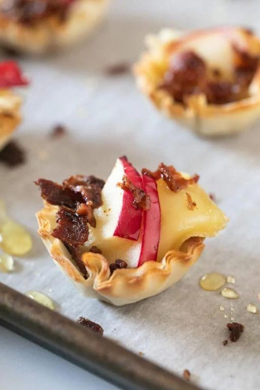 Brie and Apple Phyllo Cups