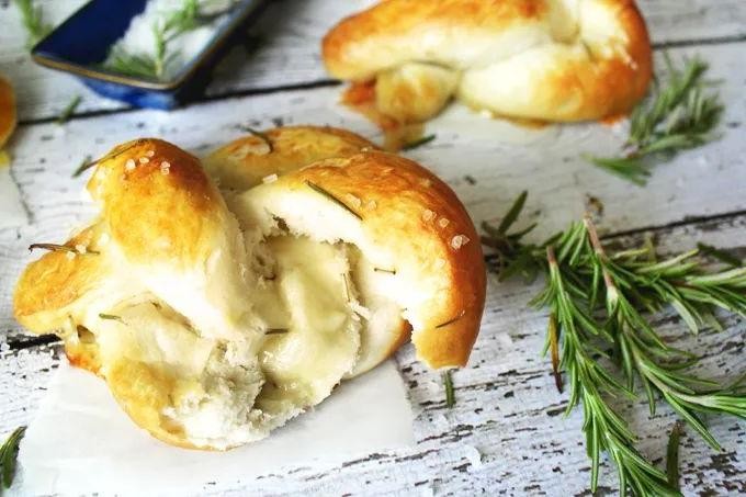 20 Creamy Brie Baker Recipes Delightful