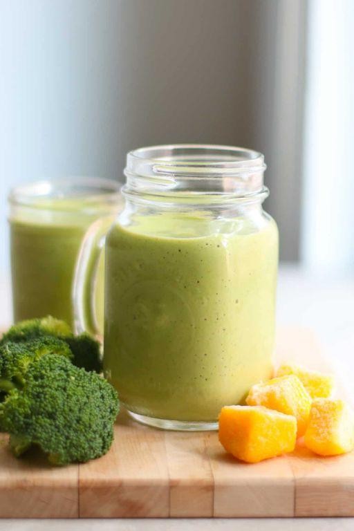 Broccoli Smoothie with Banana and Honey
