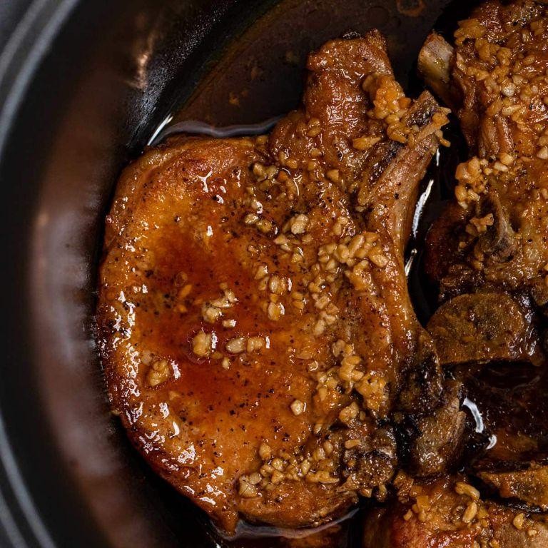 Brown Sugar Garlic Slow Cooker Pork Chops