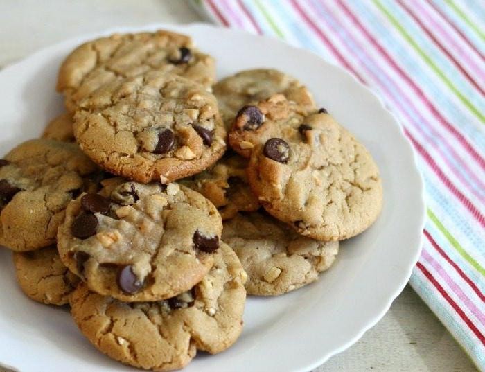 Cashew Butter Cookies with Dark Chocolate