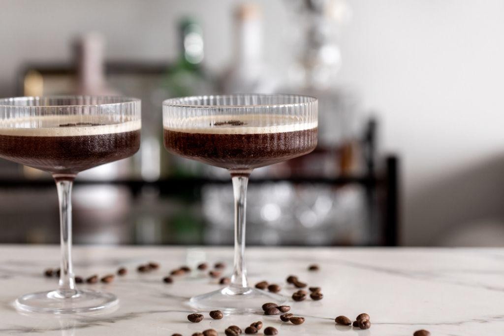 20 Sparkling Champagne Cocktail Recipes for Celebrations
