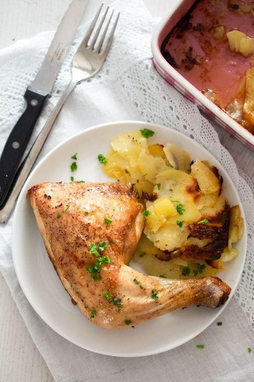 Cheesy Chicken Drumsticks with Scalloped Potatoes