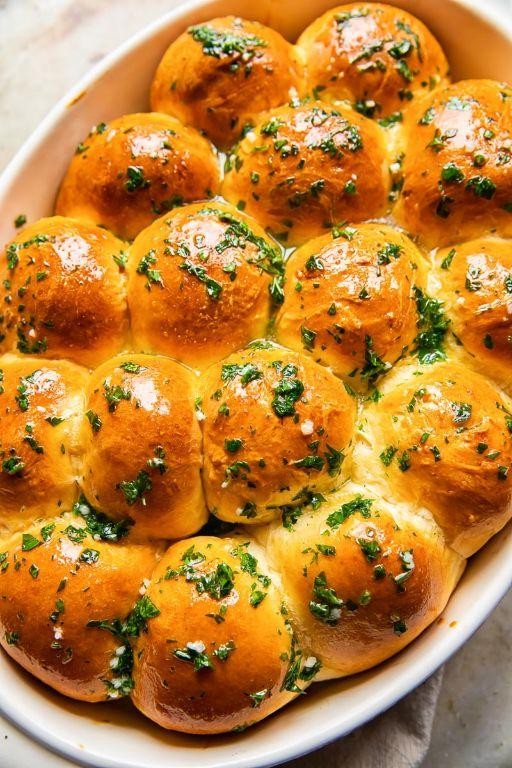Cheesy Garlic Butter Dinner Rolls