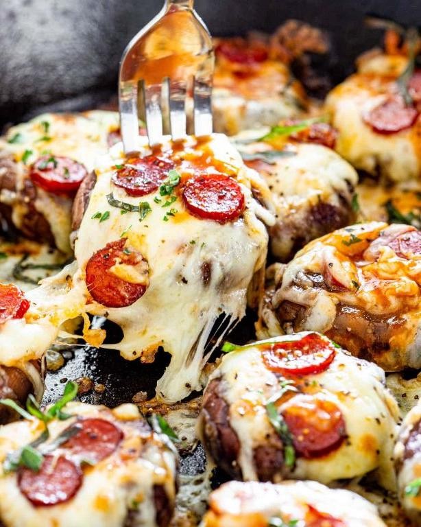 Cheesy Pizza Stuffed Mushrooms