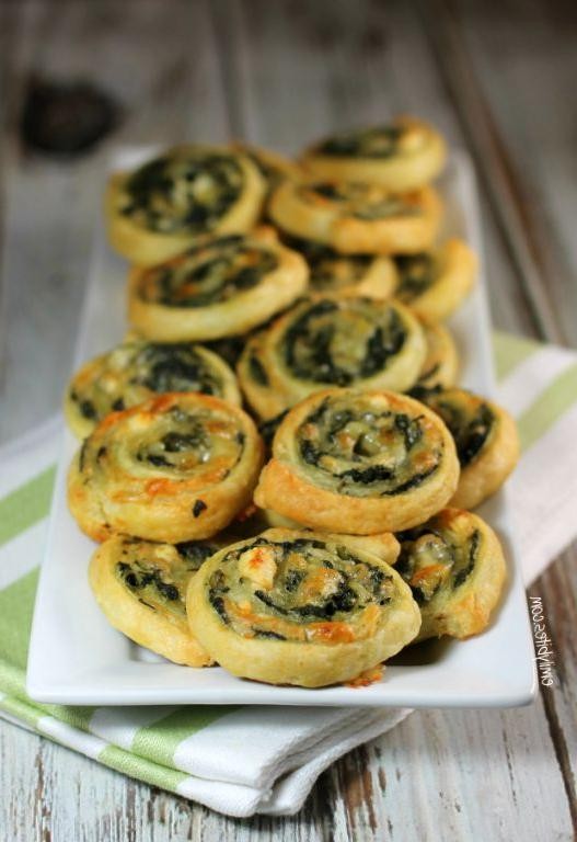 Cheesy Spinach and Feta Puff Pastry Pinwheels