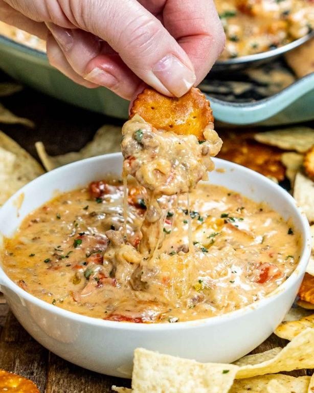 Chile con Queso Dip