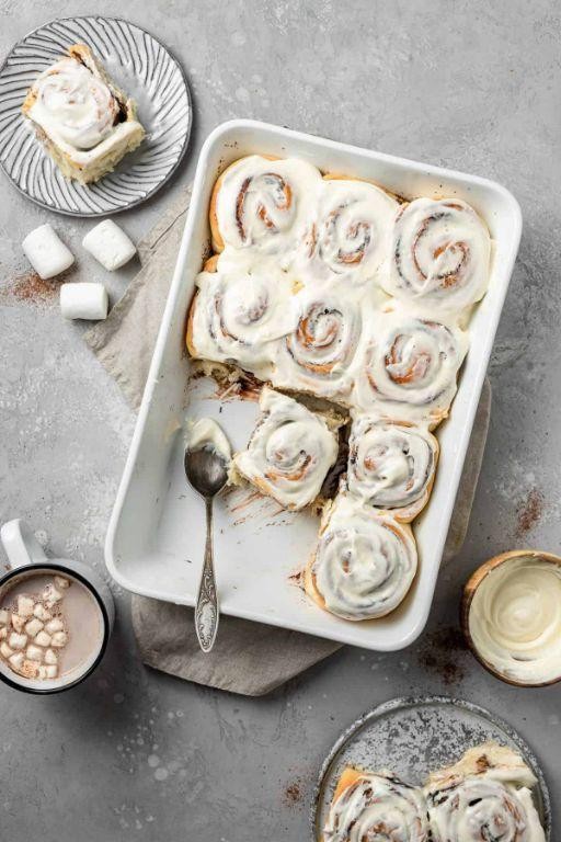 Cinnamon Roll Hot Chocolate Punch