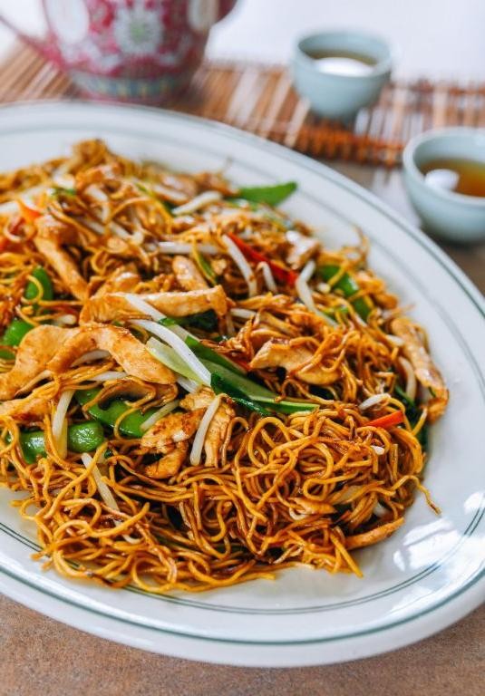 Classic Chicken Chow Mein