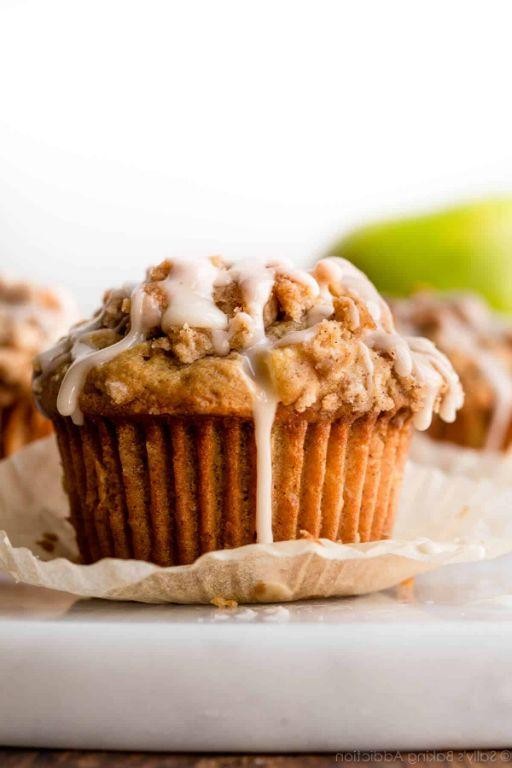 Classic Cinnamon Apple Muffins