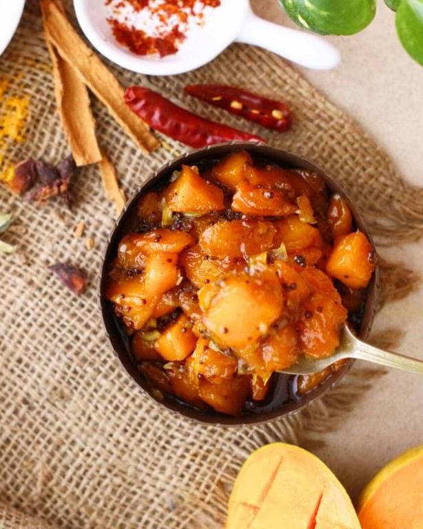 Classic Indian mango chutney with ginger and garlic