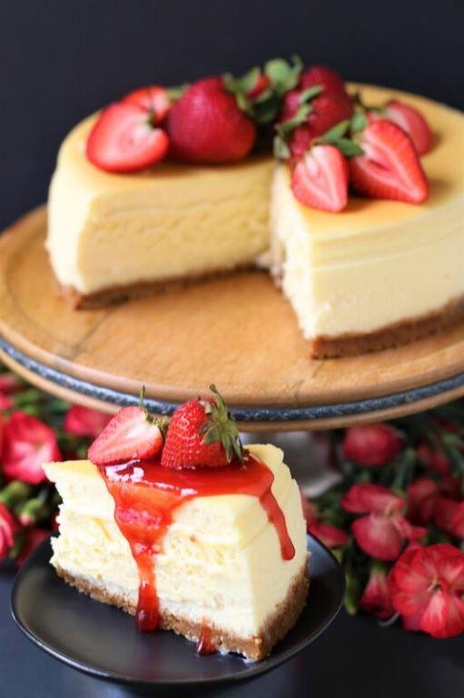 Classic New York Cheesecake with Strawberry Topping