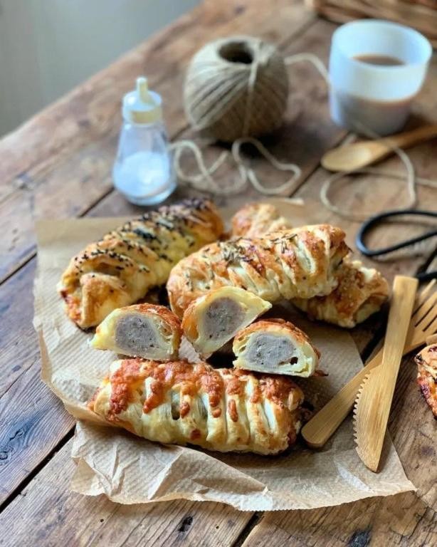 Cocktail Sausage and Cheese Puff Pastry Twists