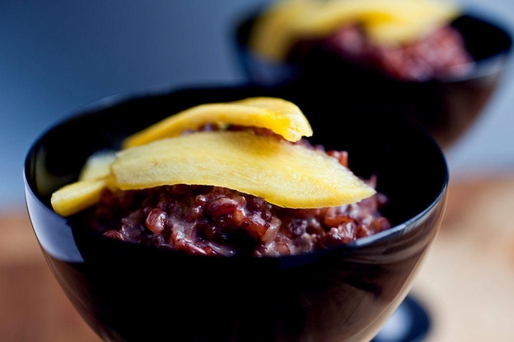 Coconut Red Rice with Mango Slices