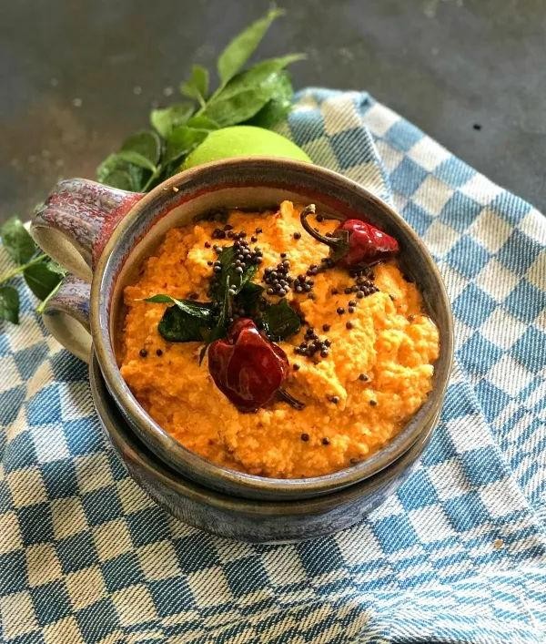 Coconut mango chutney with curry leaves