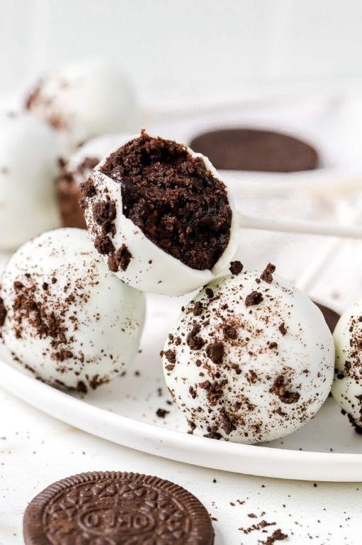 Cookies and Cream Cake Pops