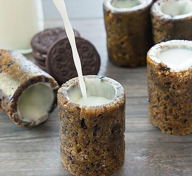 Cookies and Cream Chocolate Shots
