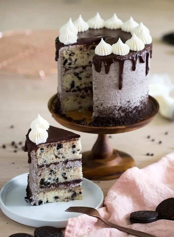Cookies and Cream Layer Cake with Crushed Oreos