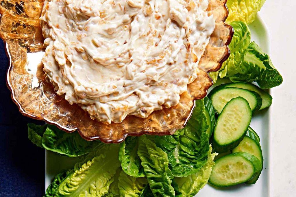 Cool and Tangy Sour Cream Dip