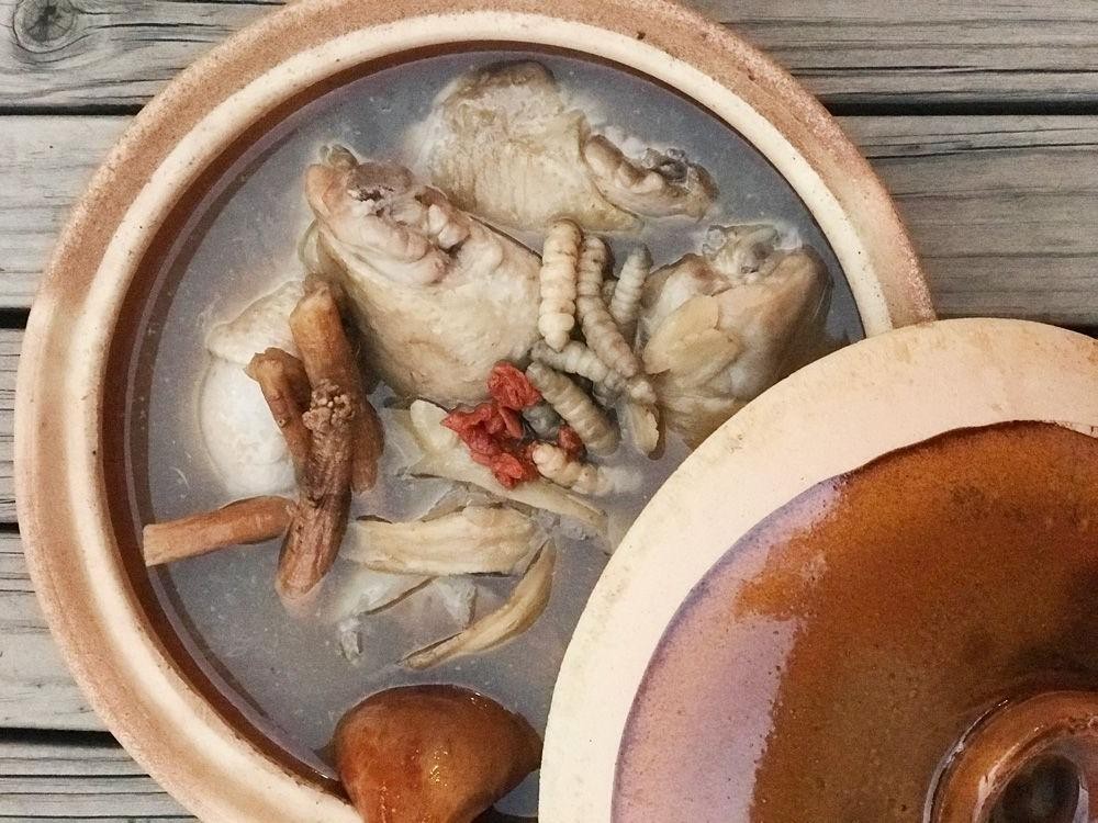 Cordyceps and Chicken Herbal Broth