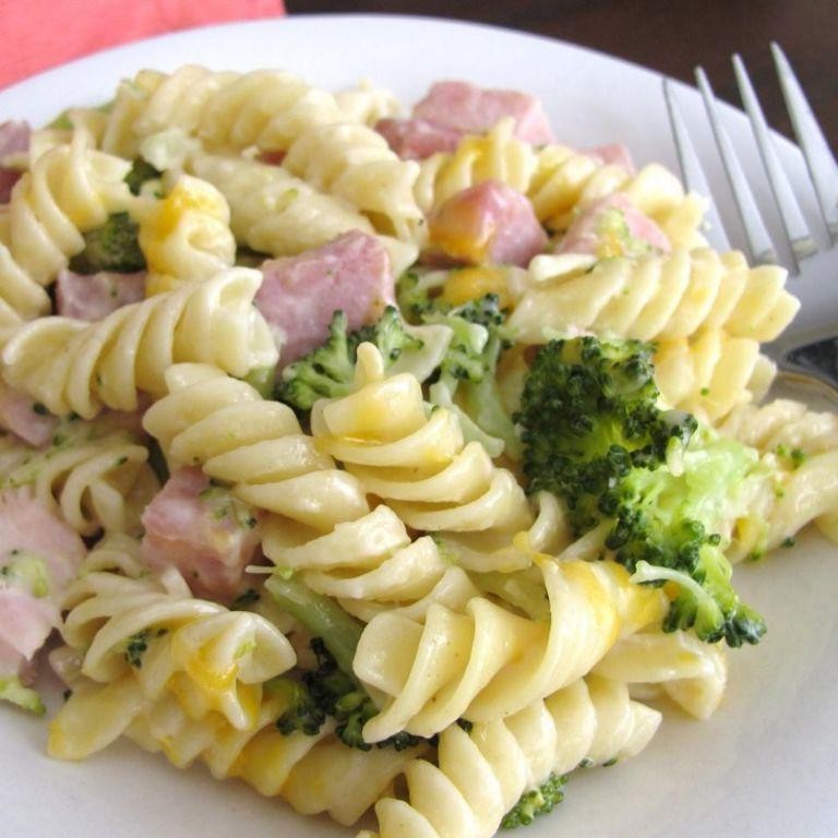 Creamy Ham and Broccoli Pasta Bake