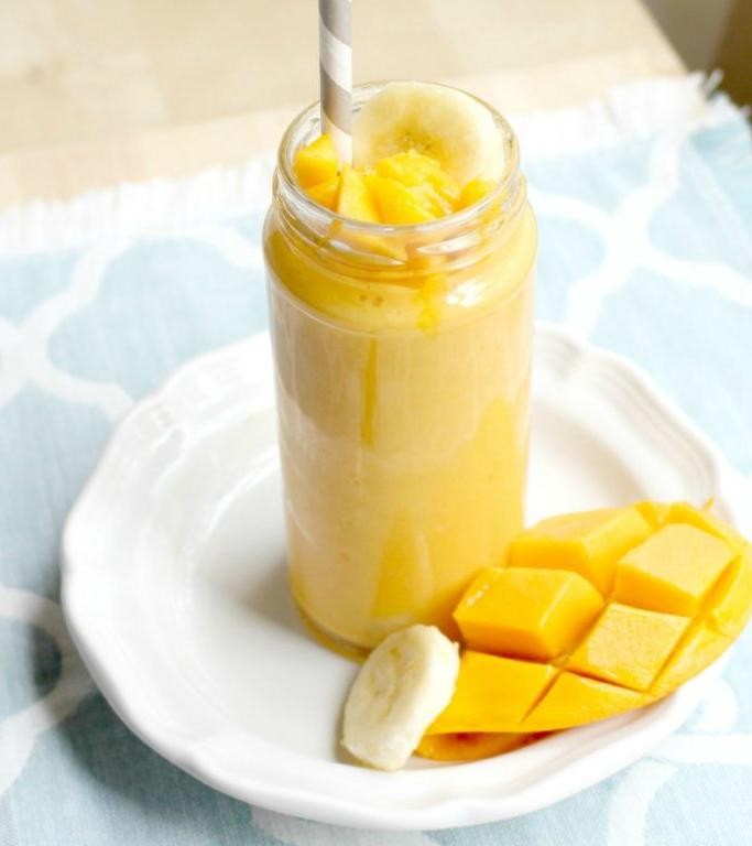 Creamy Mango Banana Smoothie