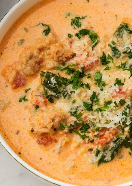 Creamy Sausage and Spinach Soup