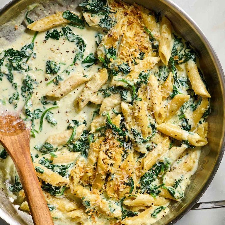 Creamy Spinach and Egg Pasta