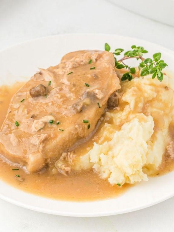 Crock Pot Pork Chops with Cream of Mushroom Soup