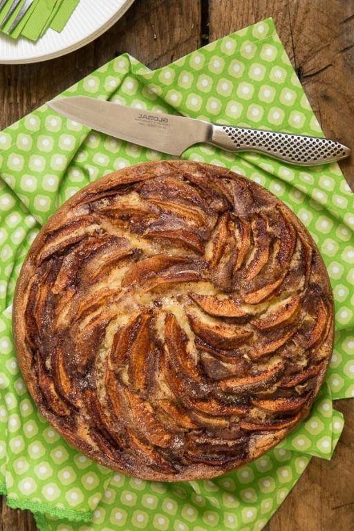 Danish Apple Cake (Æblekage)