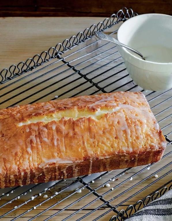 Downton Abbey Lemon Drizzle Cake