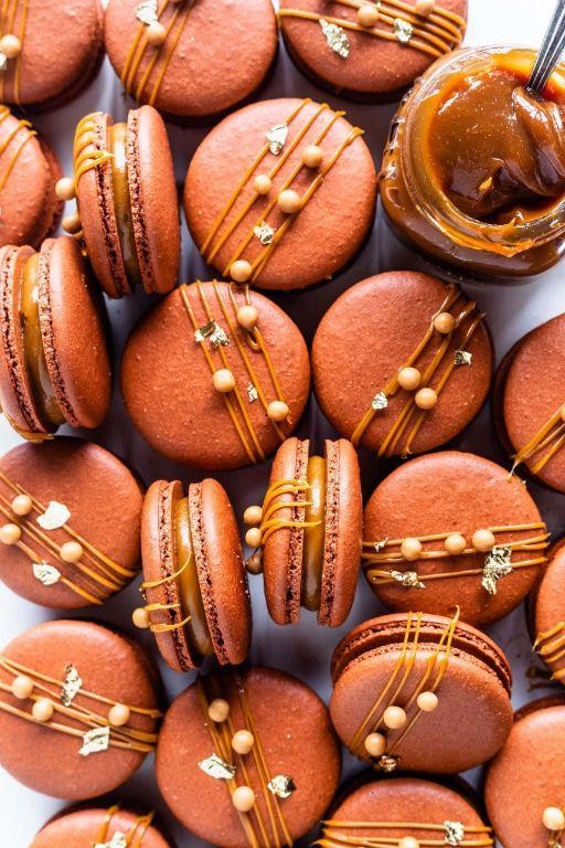 Dulce de Leche Macarons