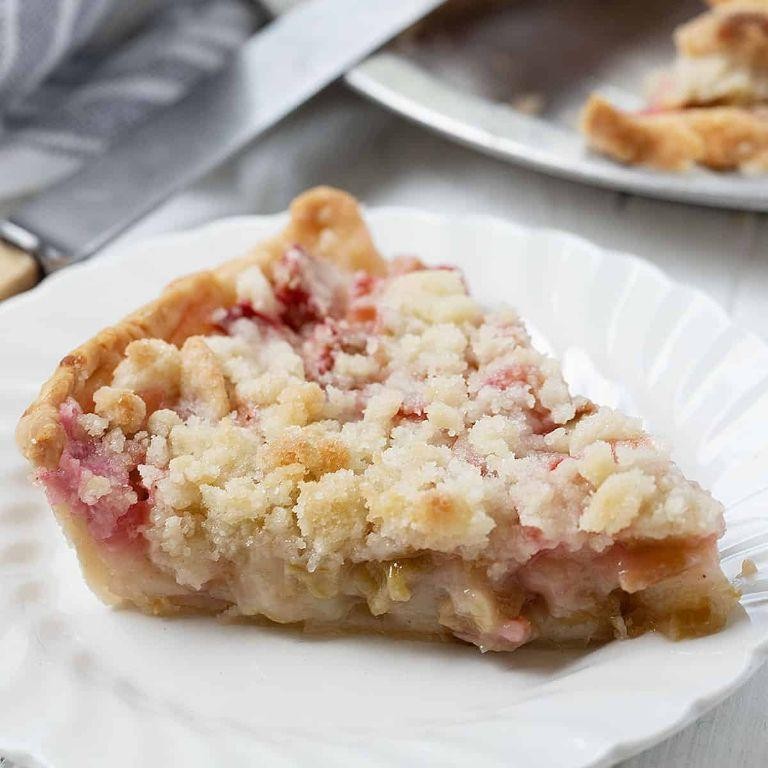 Dutch Rhubarb Pie with Streusel Topping
