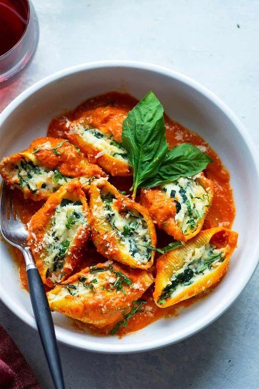 Dutch oven spinach and ricotta stuffed shells