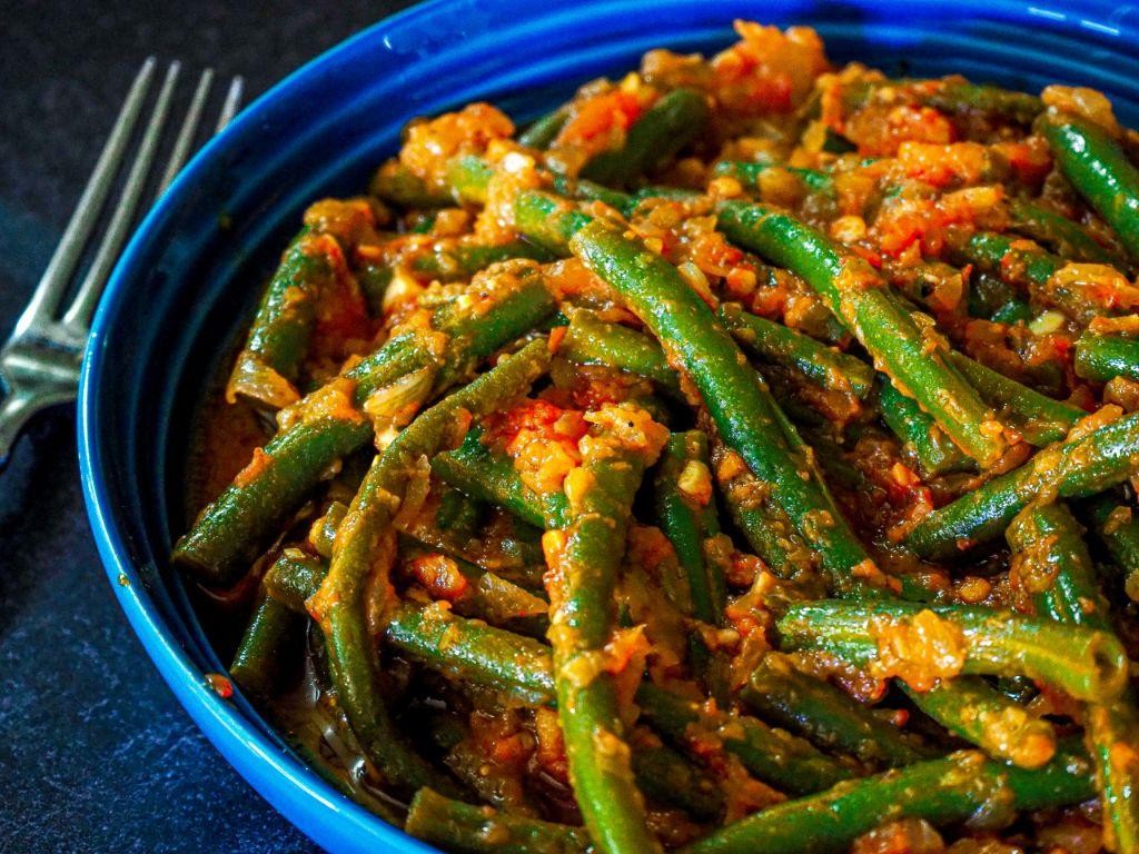 Fasolakia (Greek Green Beans in Tomato Sauce)