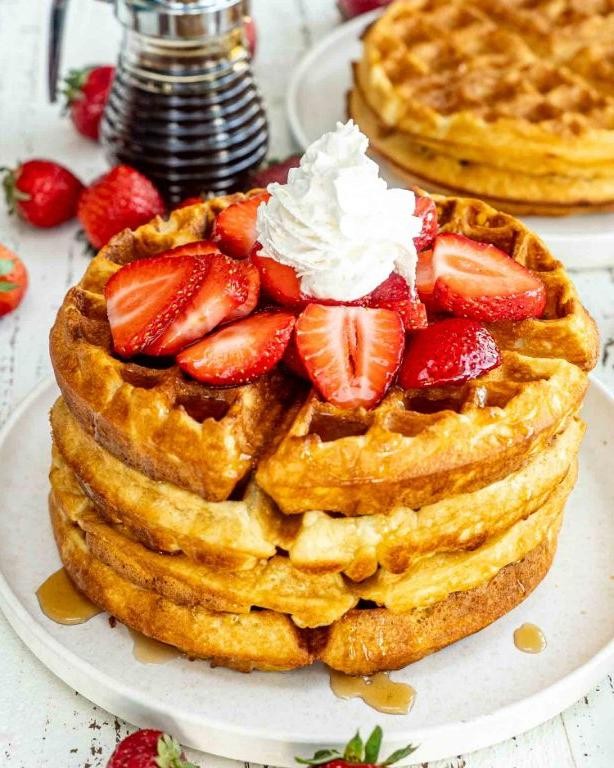 Fluffy Egg White Waffles with Maple Syrup