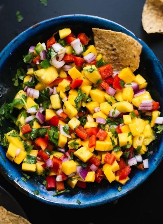 Fresh Mango Salsa Dip