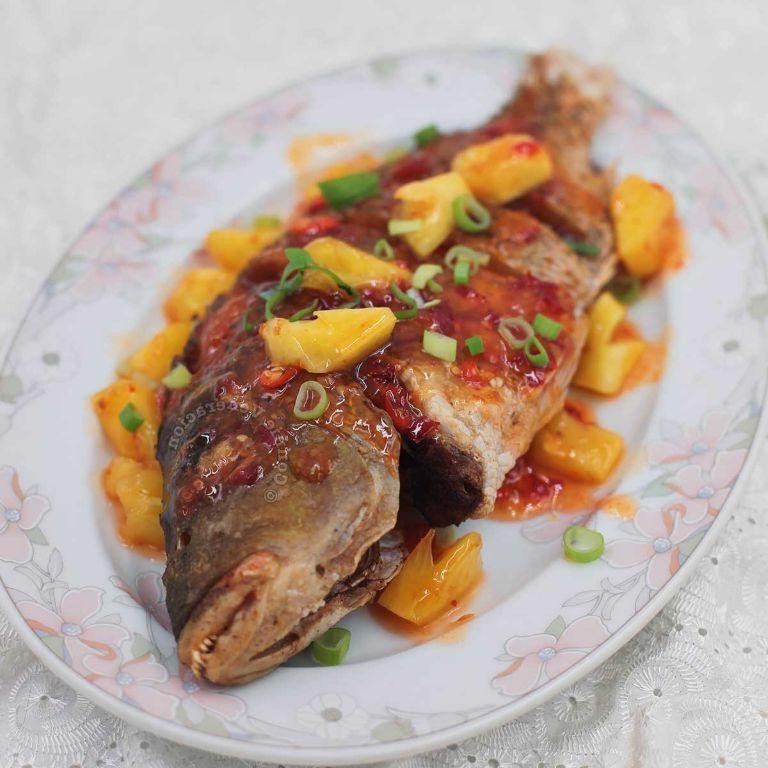 Fried Red Snapper with Pineapple Chili Sauce