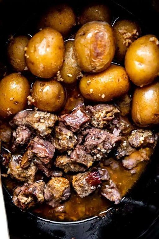 Garlic Butter Beef Tips in the Slow Cooker